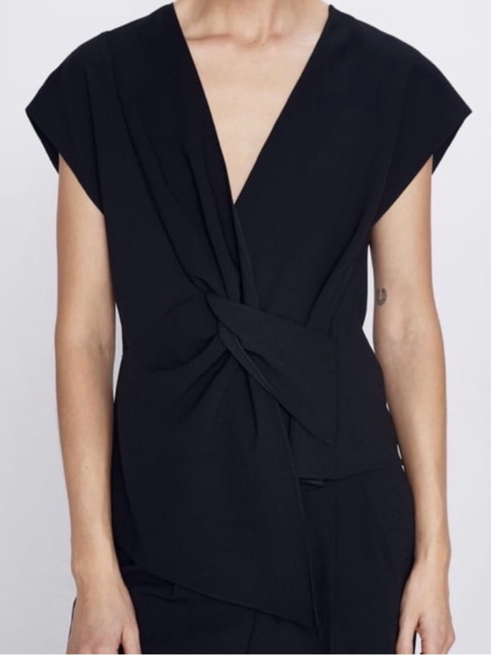 Zara Knotted Front Top - Medium